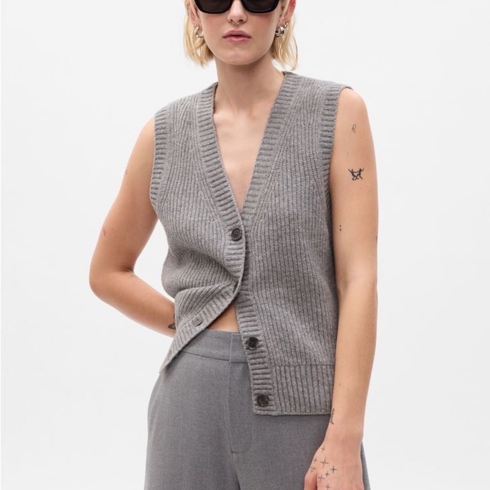 Gap CashSoft Rib Sweater Vest
